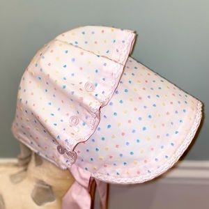 Large Bonnet / Excellent Condition / Beautiful!